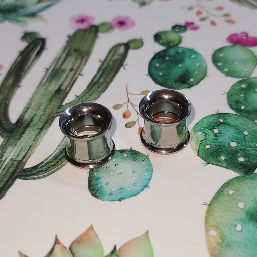 00 gauge, Silver, metal, threaded tunnels